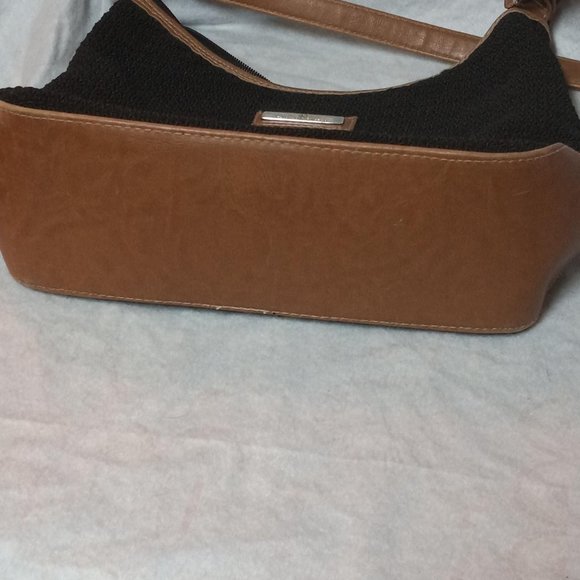 Purse, Frankie & Johnnie , woman's purse,crossbody, Black and tan , - Picture 5 of 9